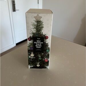 Mini Xmas Tree with ornaments!